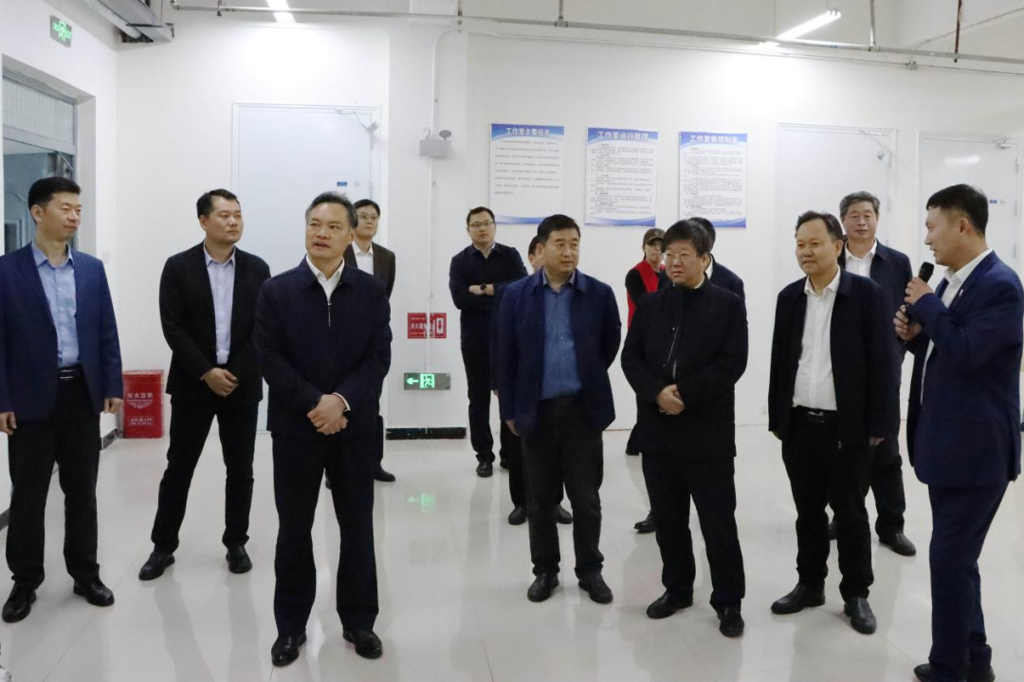 阜阳师范大学党委书记程曦莅临我校考察调研